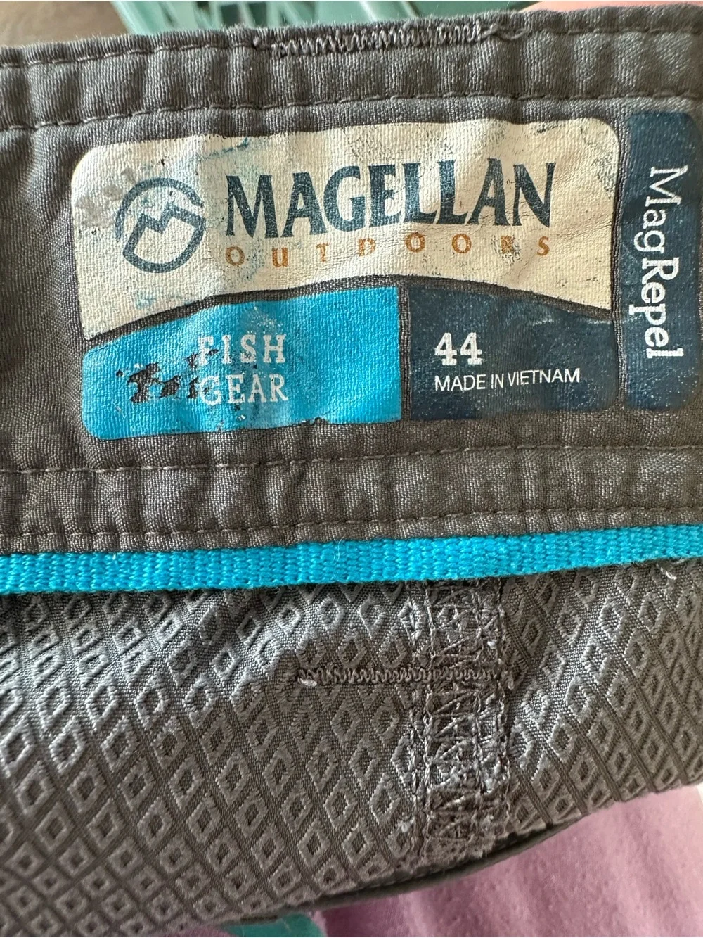 Men's Magellan Fish Gear Mega Repel Gray Cargo Shorts 44